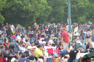 2014 - Oak Street Beach Air and Water Show Crowd